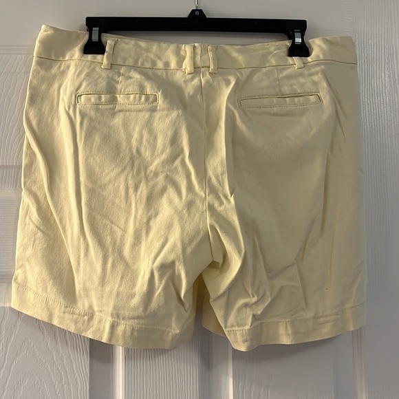 Yellow Land and Sea Shorts size 8 - Picture 2 of 2